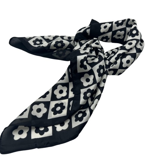 Black and white small fragrance square Black and white small fragrance square