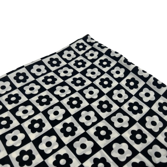 Black and white small fragrance square Black and white small fragrance square