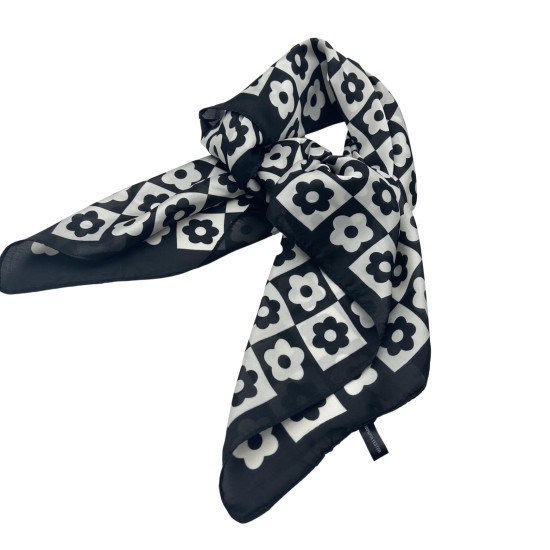 Black and white small fragrance square Black and white small fragrance square