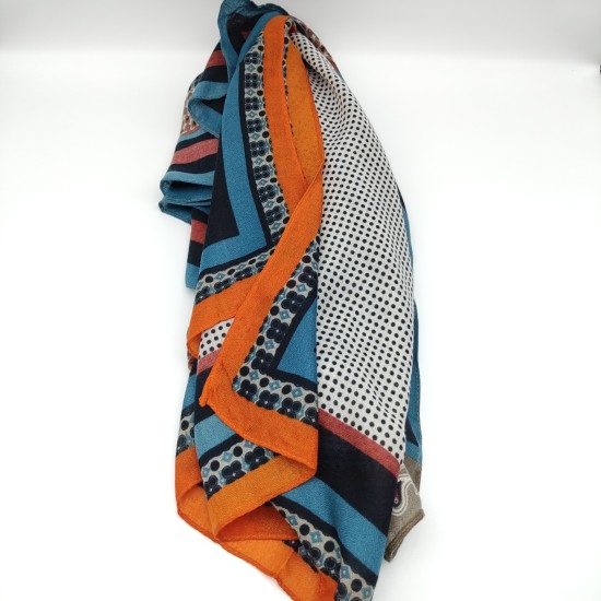 Burgundy color-block scarf Burgundy color-block scarf